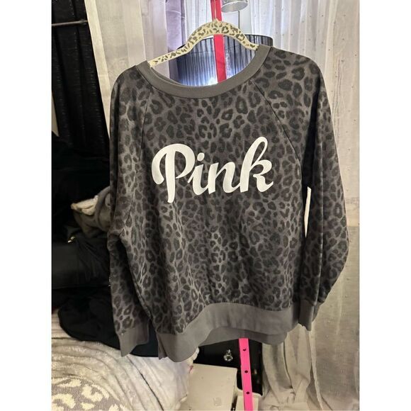 VS pink grey leopard knit sweatsuit set tracksuit- joggers & crewneck small - Picture 8 of 12